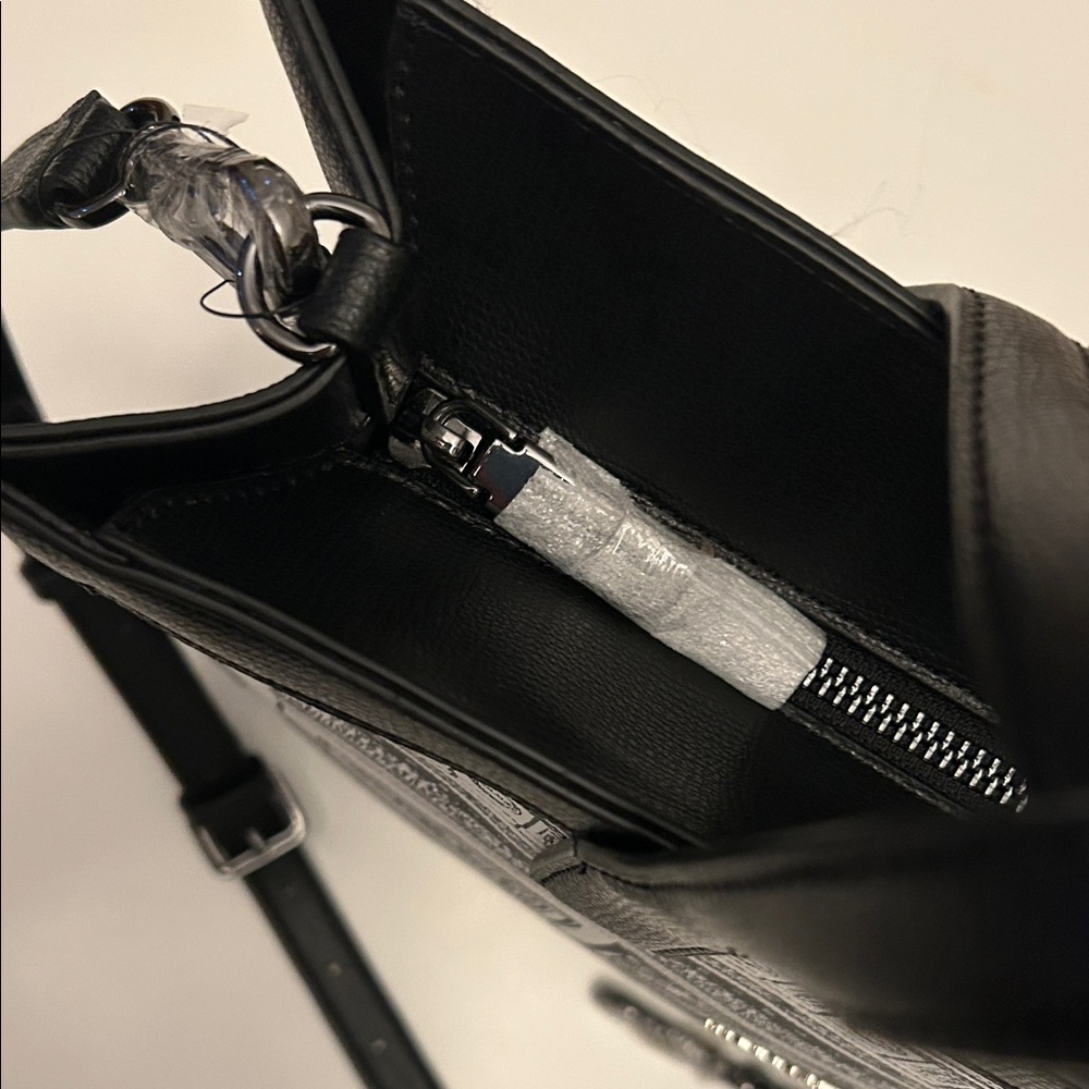 Karl Lagerfeld Black and White  Nouveau Tote “Love from Paris, Karl Xx” - Picture 6 of 16